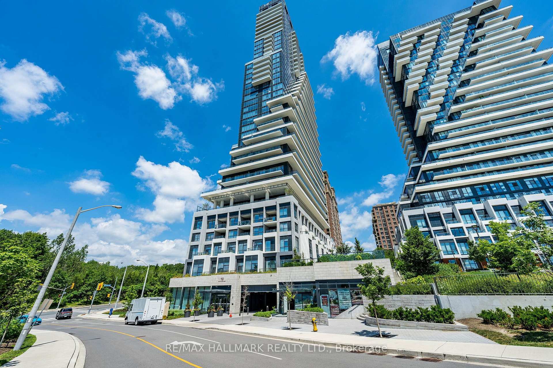 Front of Unit 3109, 10 Inn on the Park Drive