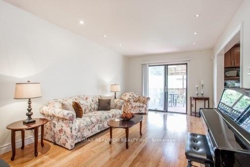 Photo 2 of 113 Upton Crescent, Markham, Milliken Mills West — HOMEH