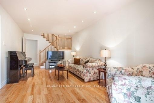 Photo 3 of 113 Upton Crescent, Markham, Milliken Mills West — HOMEH