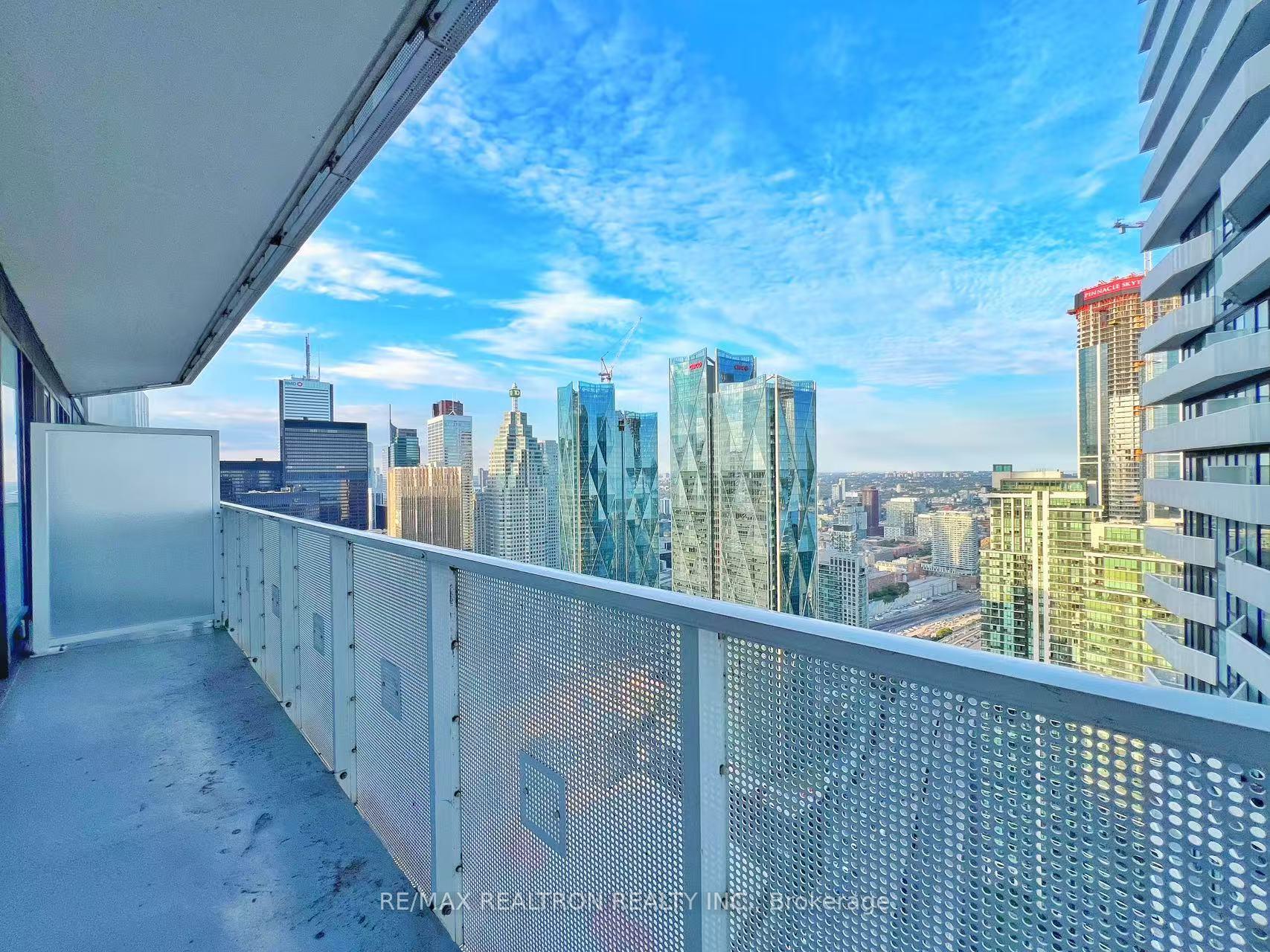 Photo 13 of Unit 5806, 100 Harbour Street, Toronto, Waterfront Communities — HOMEH
