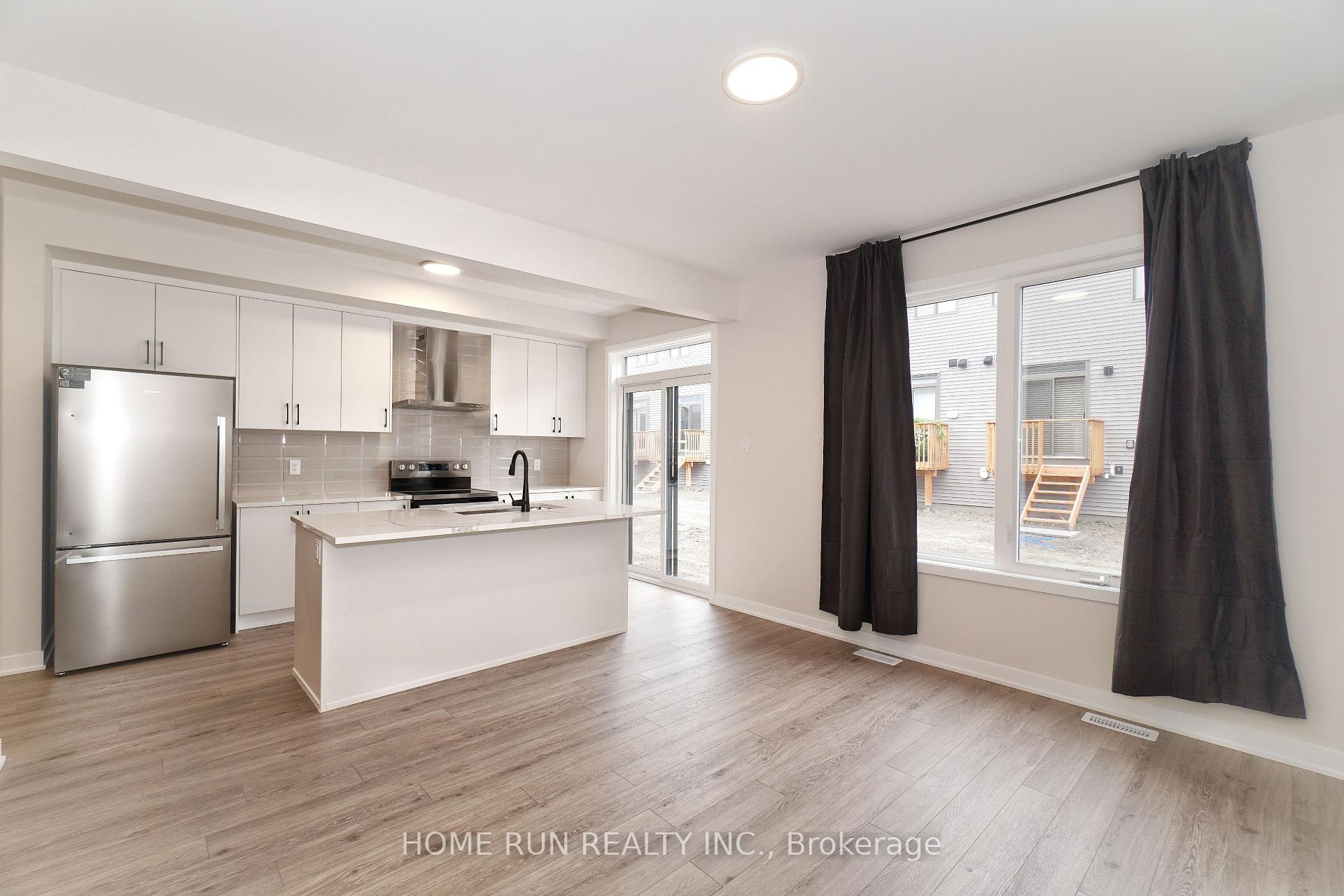 Photo 11 of 258 Catnip Crescent, Ottawa, Kanata - Morgan's Grant/South March — HOMEH