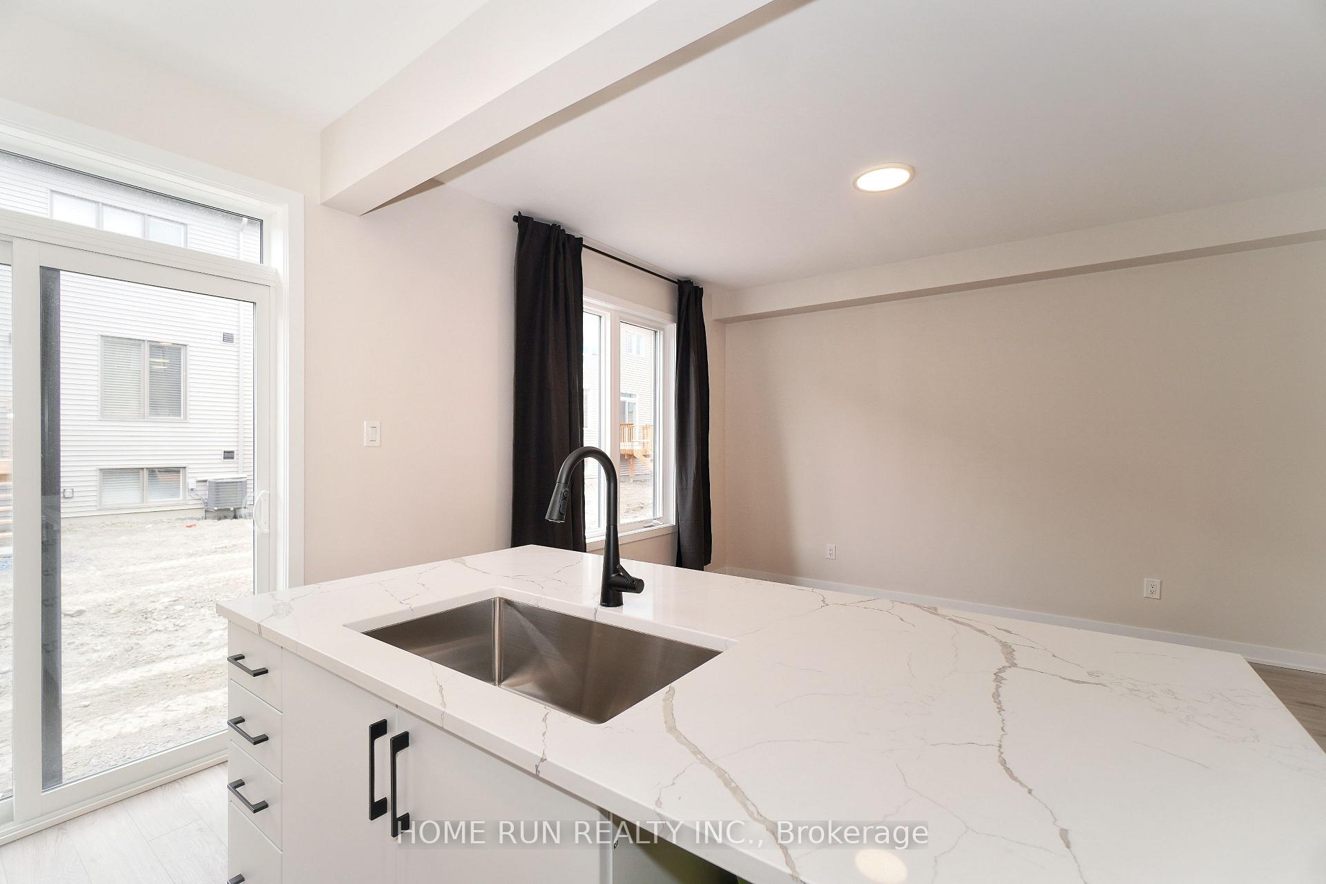Photo 18 of 258 Catnip Crescent, Ottawa, Kanata - Morgan's Grant/South March — HOMEH
