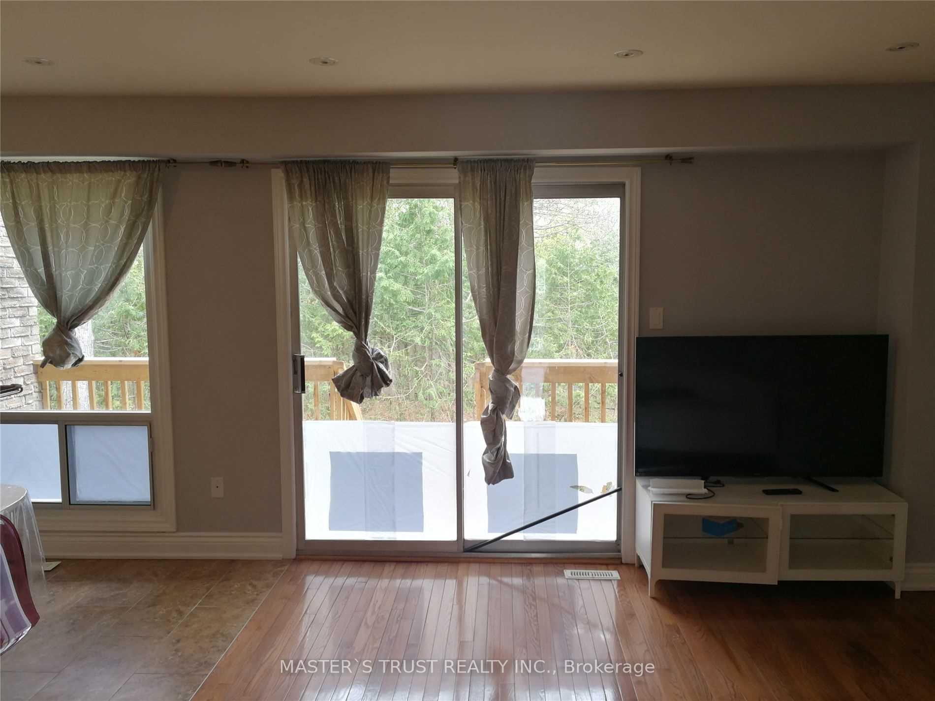Photo 3 of Unit 15, 653 Village Parkway, Markham, Unionville — HOMEH