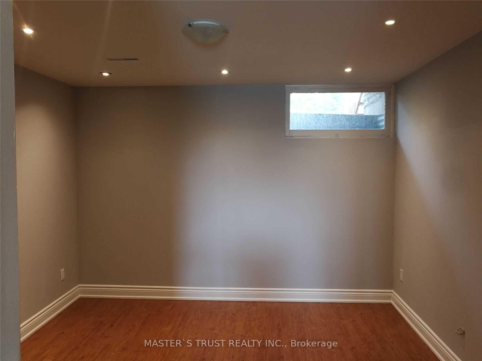 Photo 13 of Unit 15, 653 Village Parkway, Markham, Unionville — HOMEH
