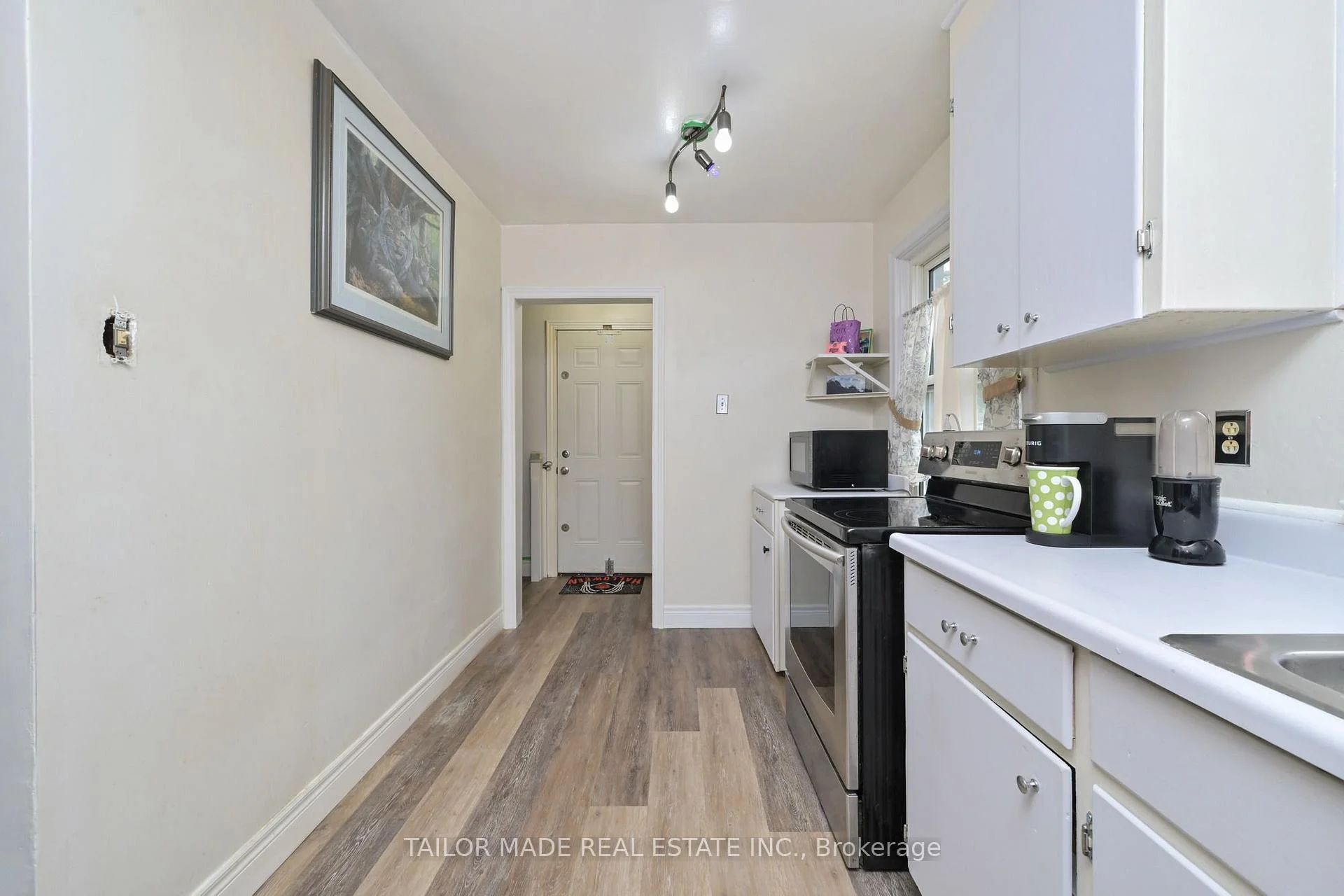 Photo 13 of 88 Mccaul Street, Brampton, Brampton North — HOMEH
