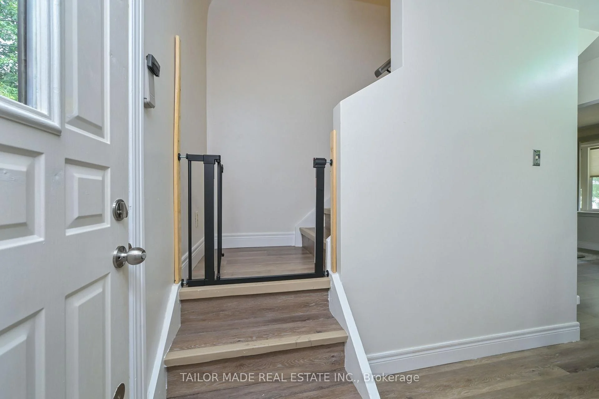 Photo 25 of 88 Mccaul Street, Brampton, Brampton North — HOMEH