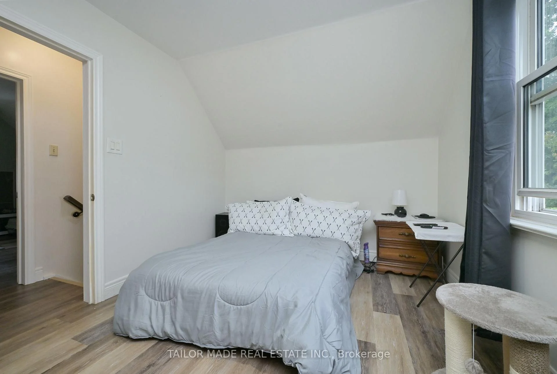 Photo 33 of 88 Mccaul Street, Brampton, Brampton North — HOMEH
