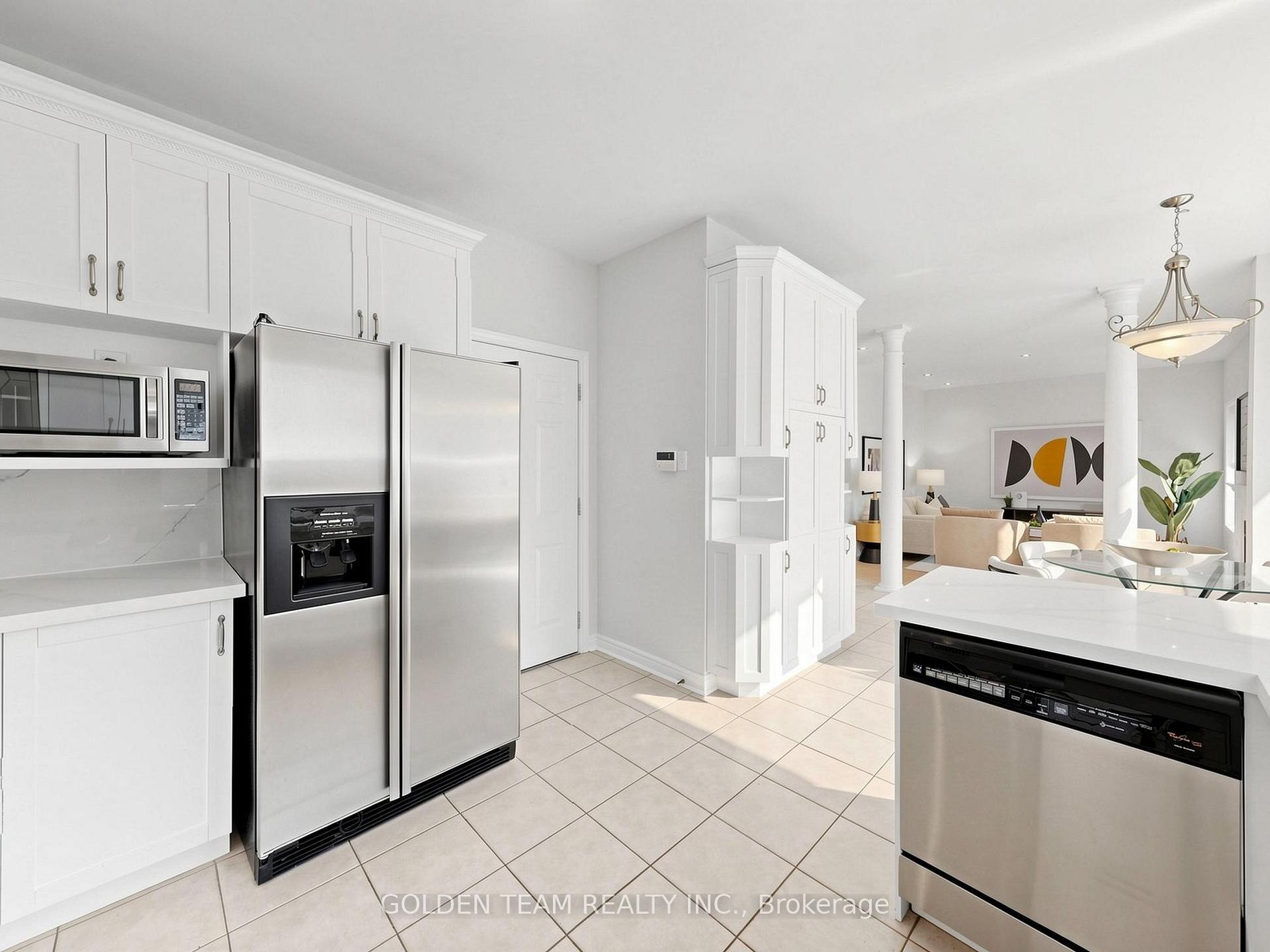 Photo 12 of 31 Brookhaven Crescent, Markham, Berczy — HOMEH