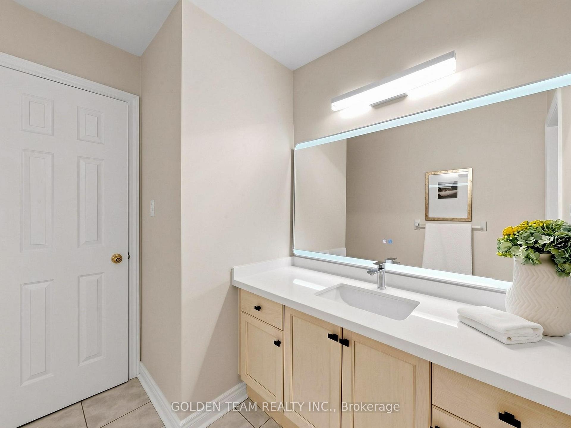 Photo 35 of 31 Brookhaven Crescent, Markham, Berczy — HOMEH