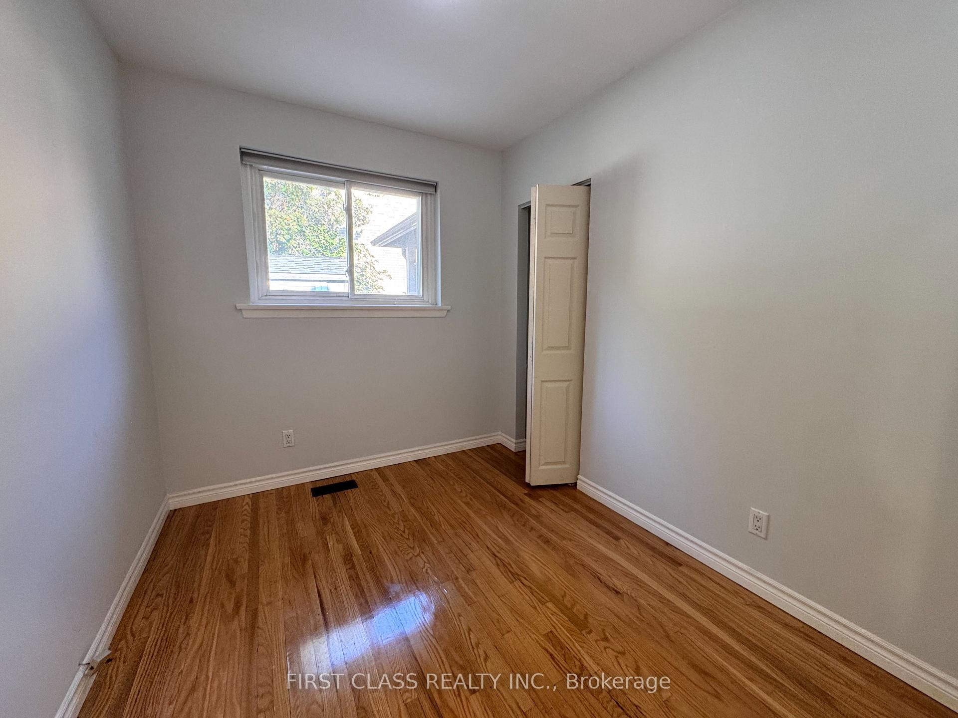Photo 8 of 16 Trailside Drive, North York, Don Valley Village — HOMEH