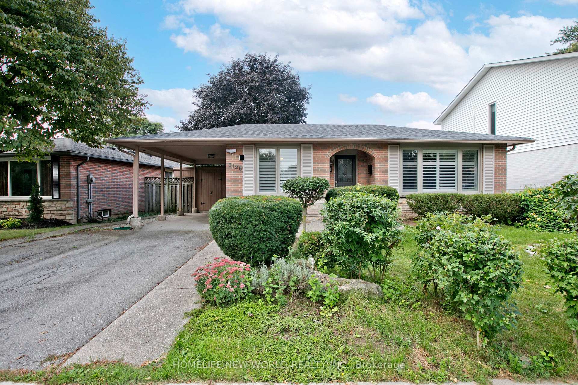 Photo 3 of 3125 Centennial Drive, Burlington, Palmer — HOMEH