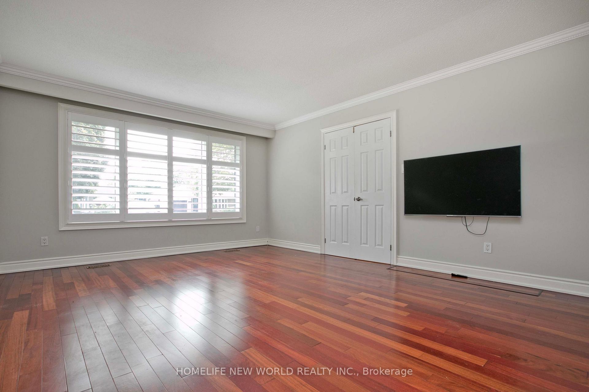 Photo 5 of 3125 Centennial Drive, Burlington, Palmer — HOMEH