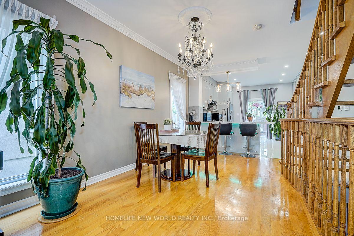 Photo 14 of 82 David Dunlap Circle, North York, Banbury-Don Mills — HOMEH