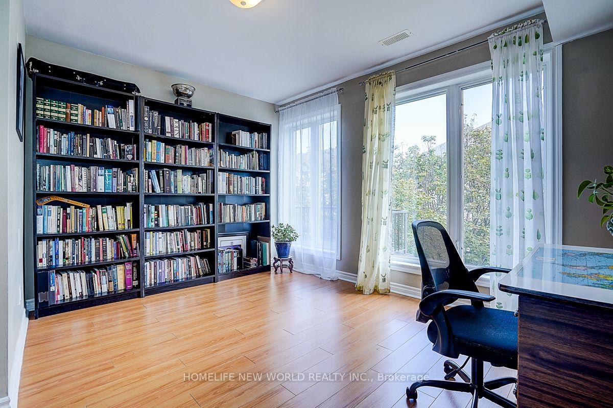 Photo 29 of 82 David Dunlap Circle, North York, Banbury-Don Mills — HOMEH