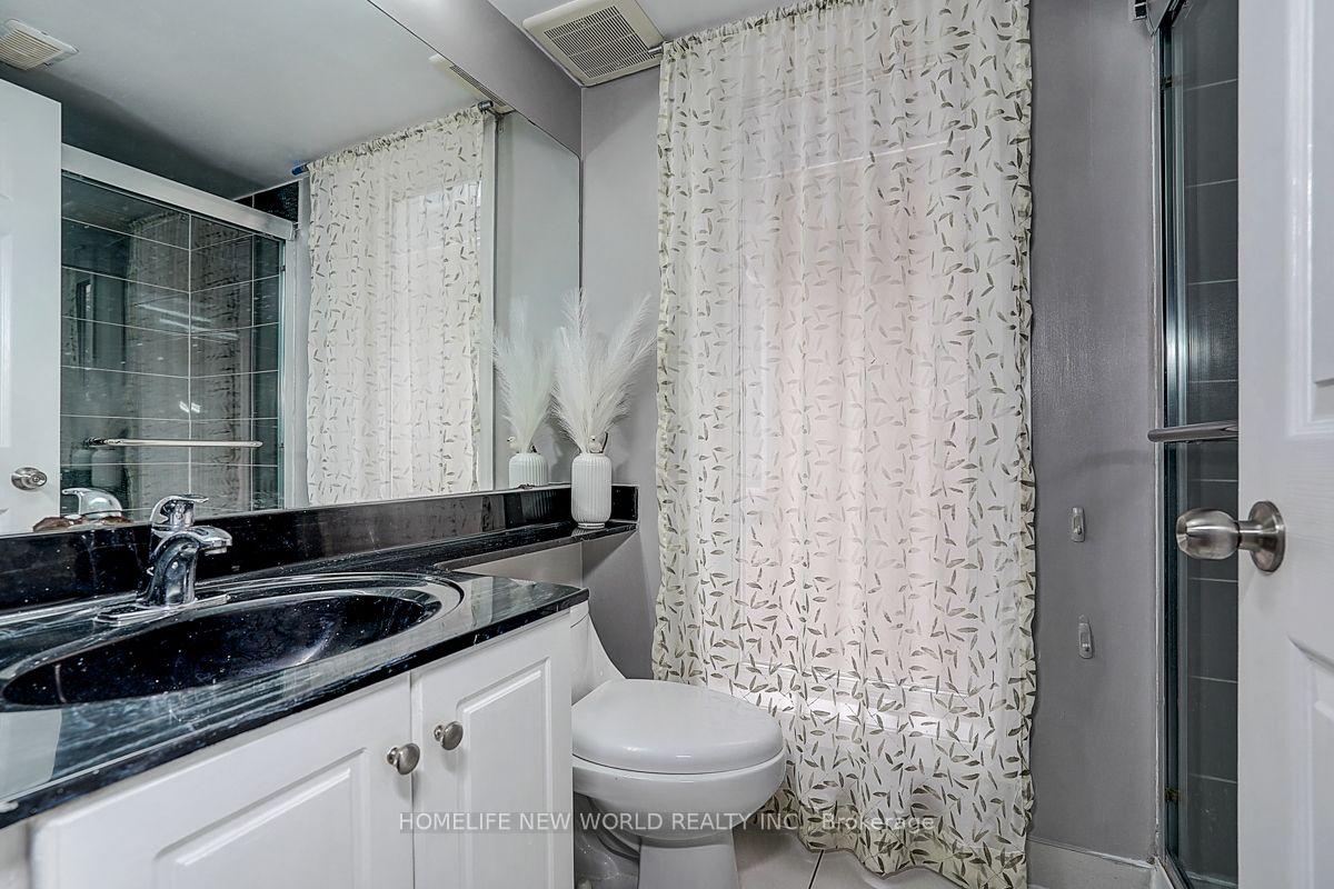 Photo 31 of 82 David Dunlap Circle, North York, Banbury-Don Mills — HOMEH