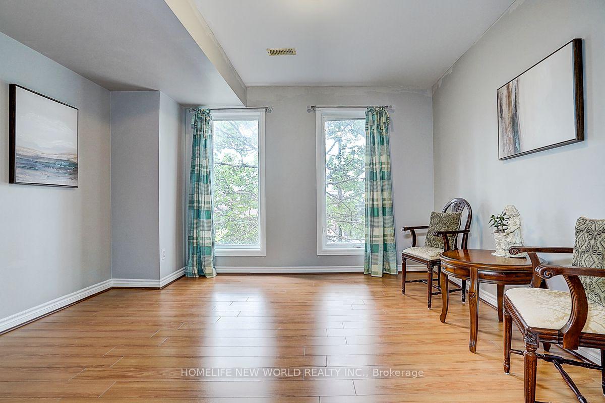 Photo 32 of 82 David Dunlap Circle, North York, Banbury-Don Mills — HOMEH