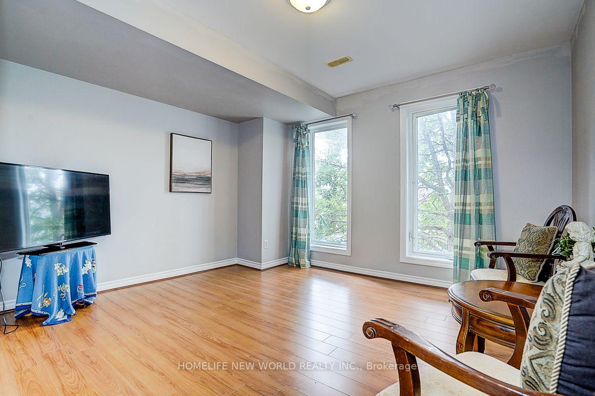 Photo 33 of 82 David Dunlap Circle, North York, Banbury-Don Mills — HOMEH