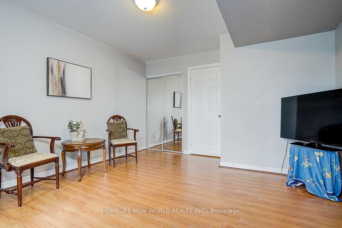 Photo 34 of 82 David Dunlap Circle, North York, Banbury-Don Mills — HOMEH