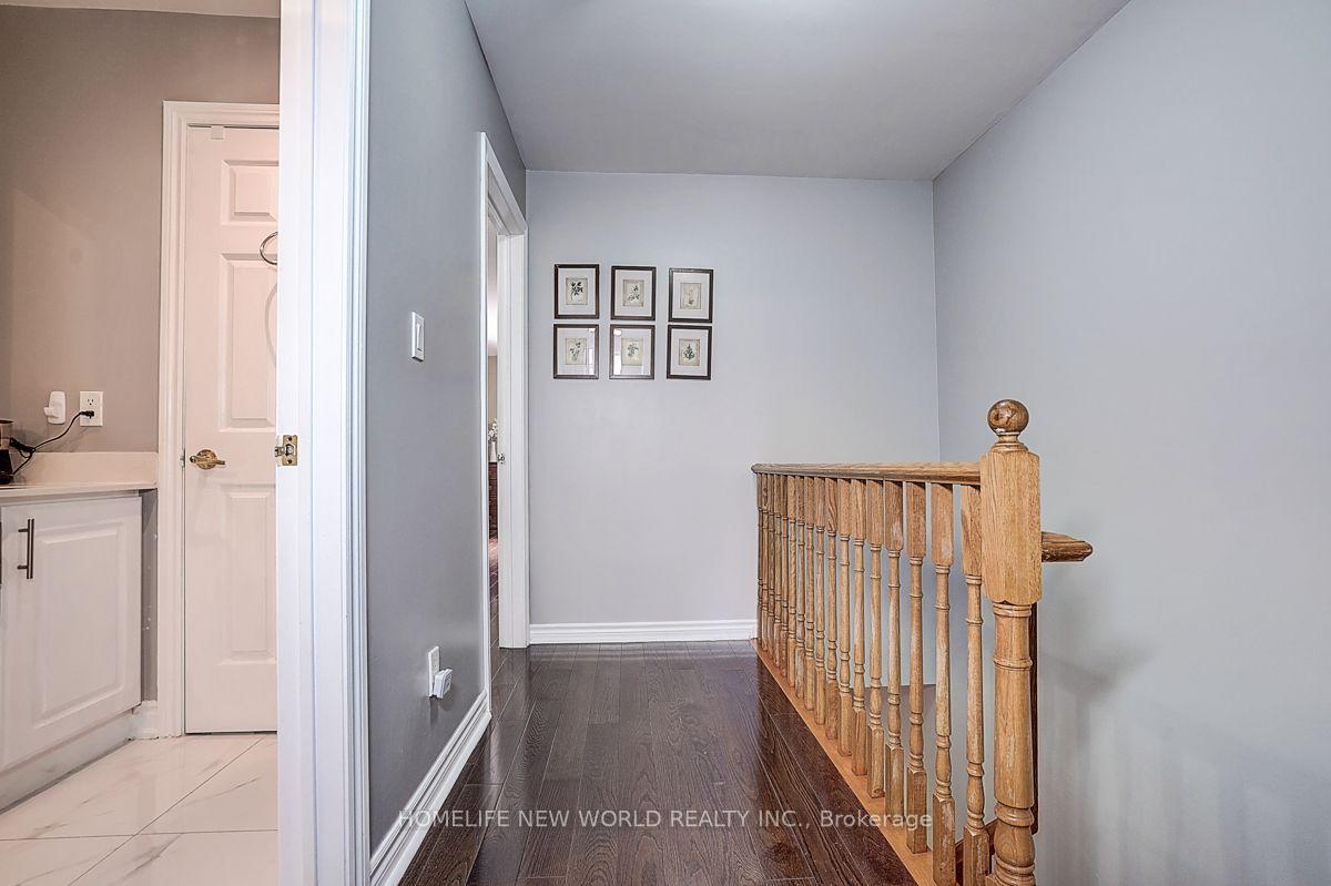 Photo 35 of 82 David Dunlap Circle, North York, Banbury-Don Mills — HOMEH