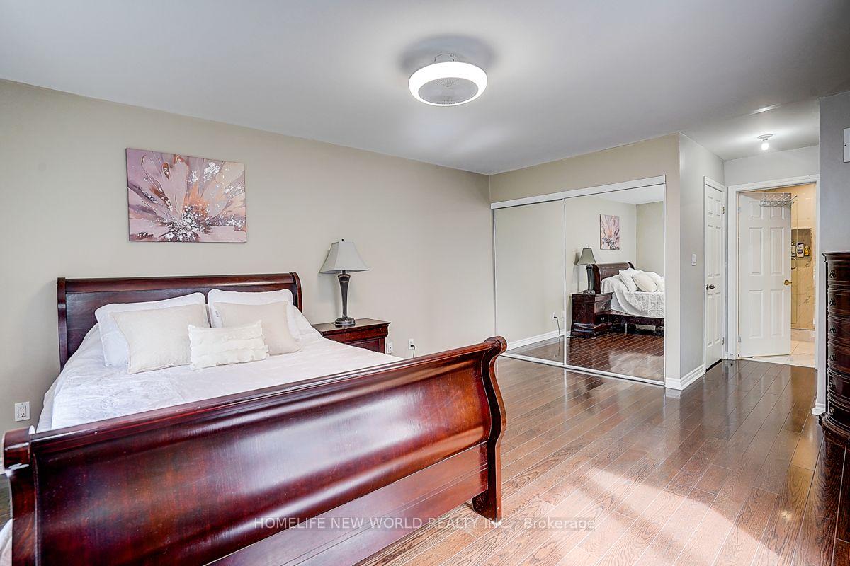 Photo 38 of 82 David Dunlap Circle, North York, Banbury-Don Mills — HOMEH