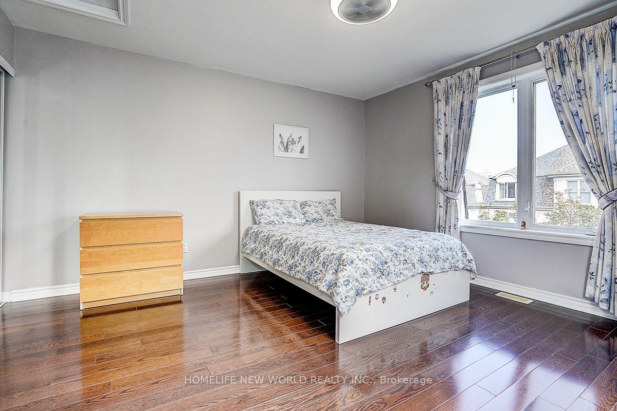 Photo 42 of 82 David Dunlap Circle, North York, Banbury-Don Mills — HOMEH