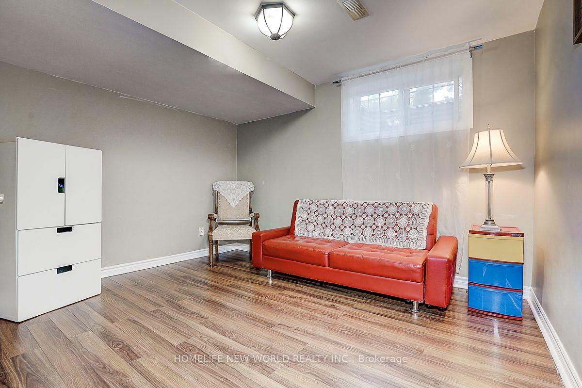 Photo 43 of 82 David Dunlap Circle, North York, Banbury-Don Mills — HOMEH