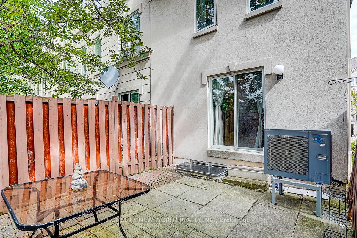 Photo 47 of 82 David Dunlap Circle, North York, Banbury-Don Mills — HOMEH