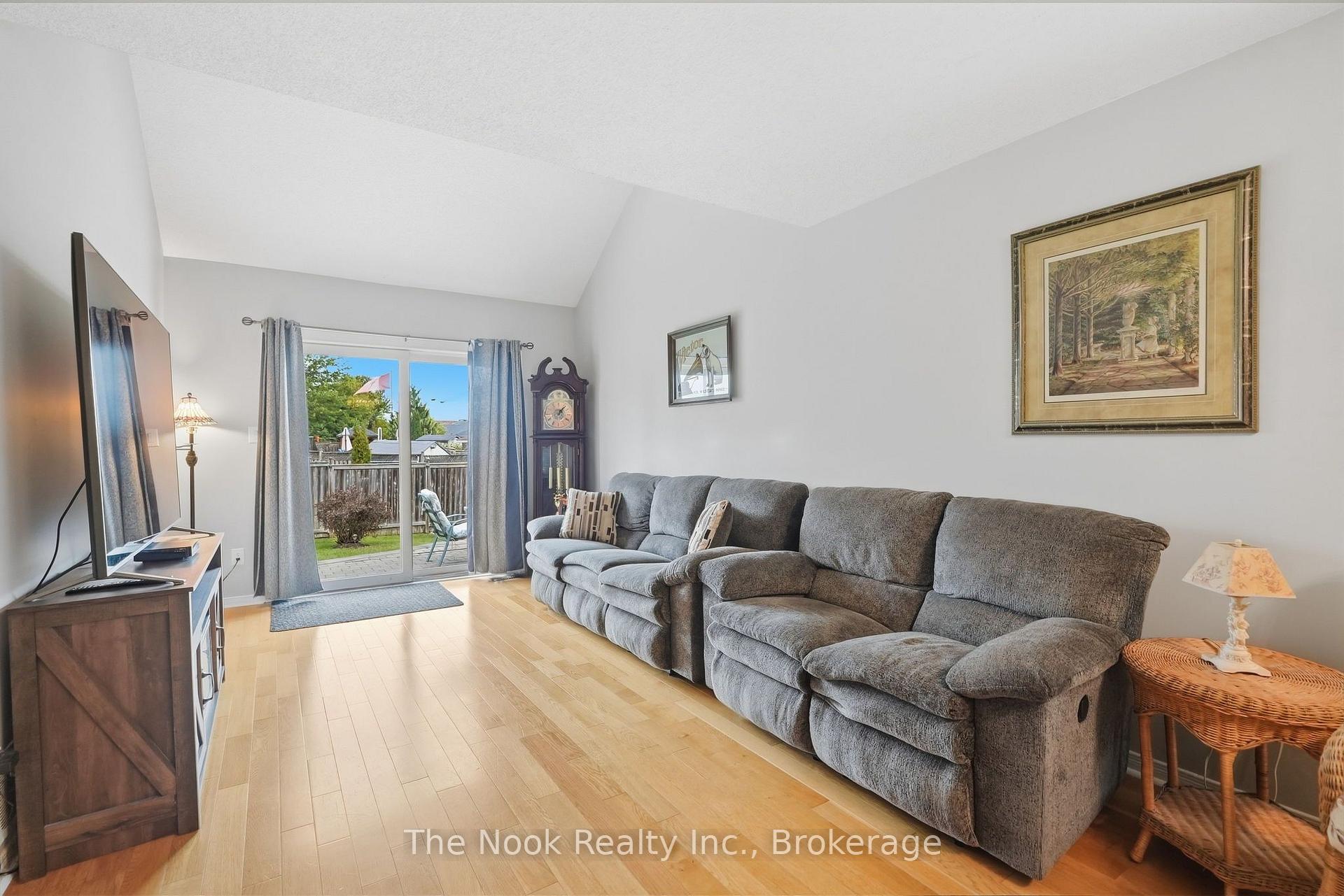 Photo 5 of 1120 Ormond Drive, Oshawa, Samac — HOMEH