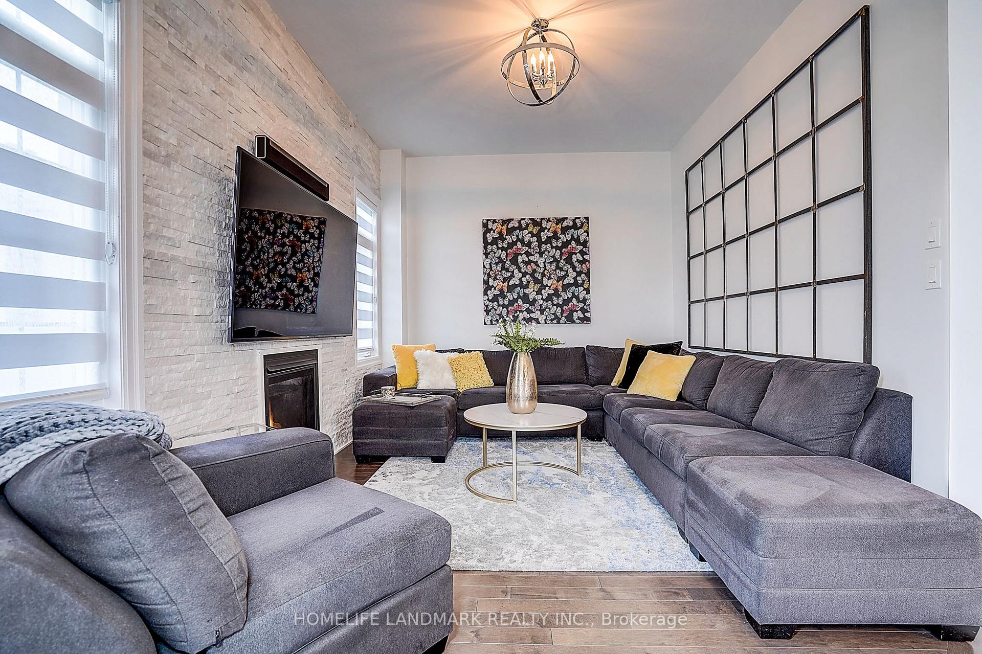 Photo 3 of 56 Botelho Circle, Aurora, Bayview Southeast — HOMEH
