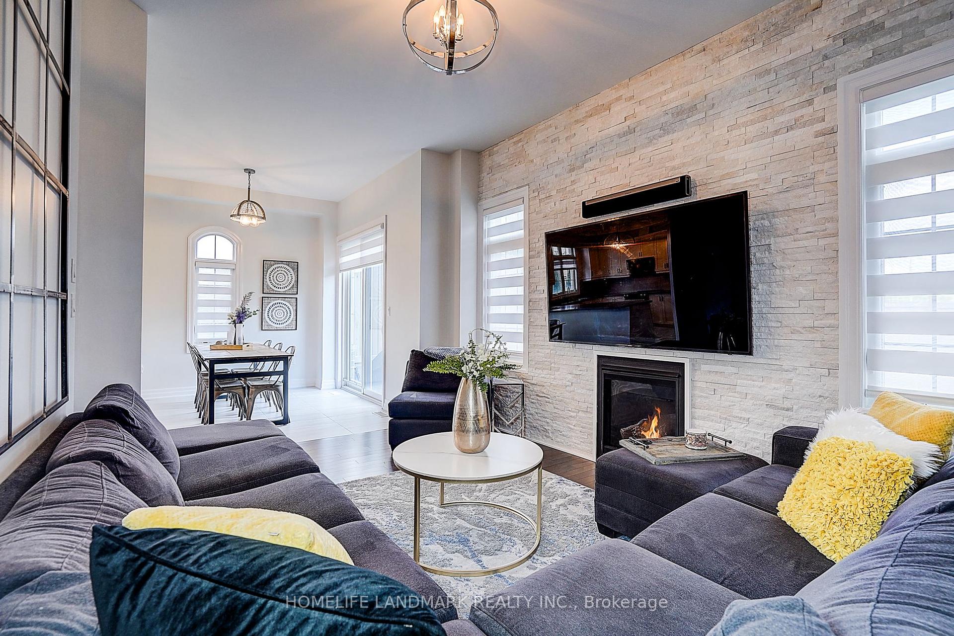 Photo 5 of 56 Botelho Circle, Aurora, Bayview Southeast — HOMEH
