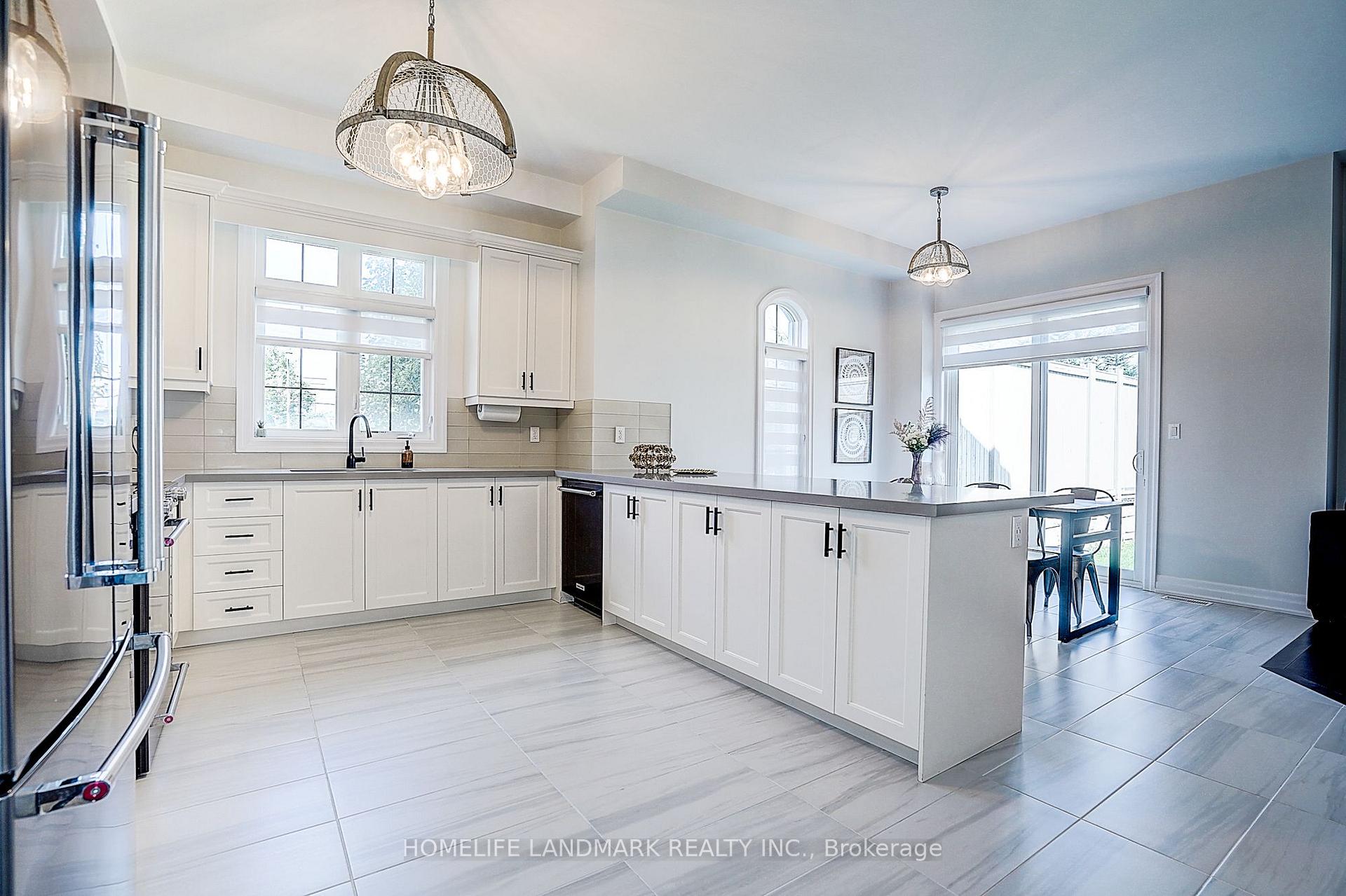 Photo 8 of 56 Botelho Circle, Aurora, Bayview Southeast — HOMEH