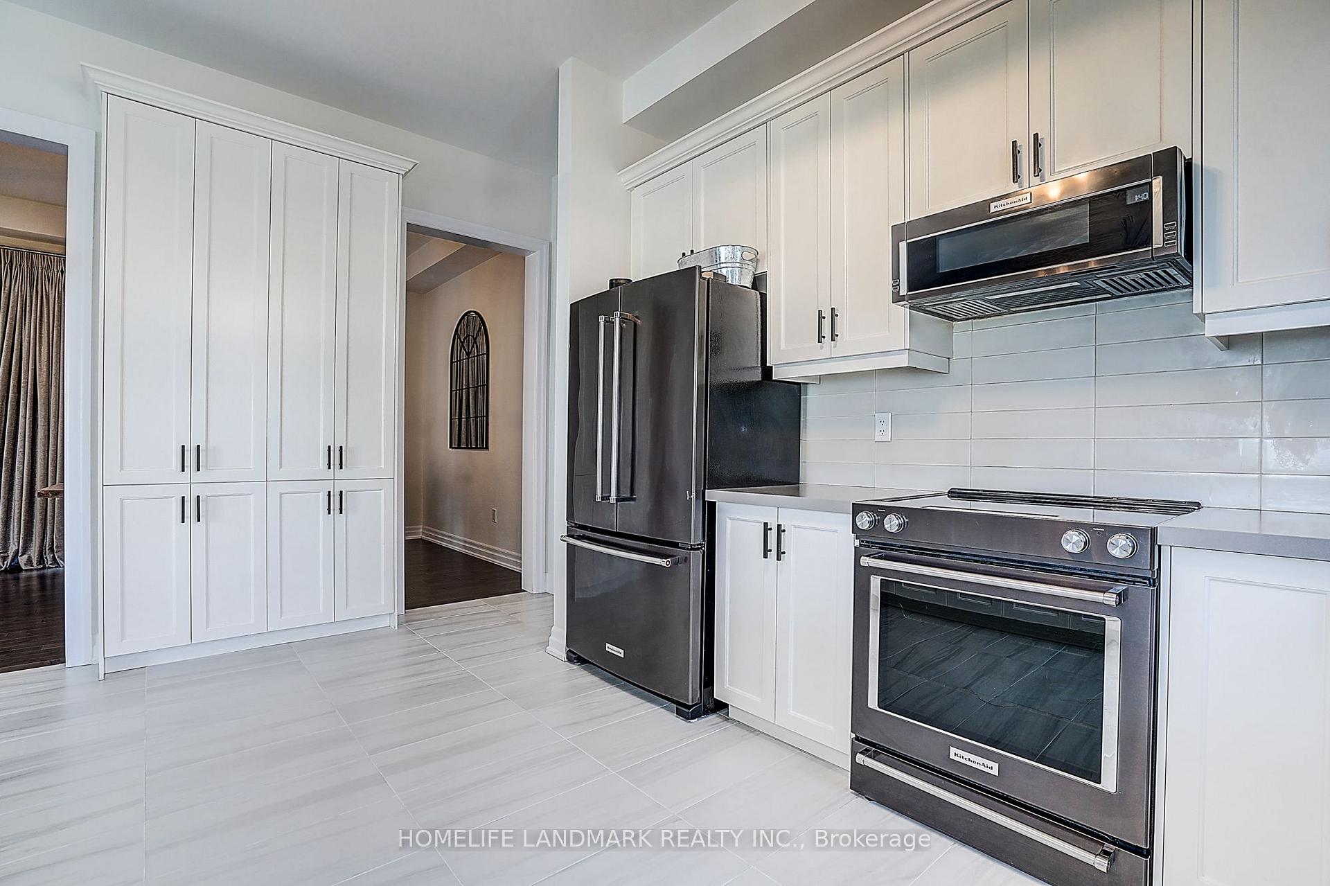 Photo 9 of 56 Botelho Circle, Aurora, Bayview Southeast — HOMEH