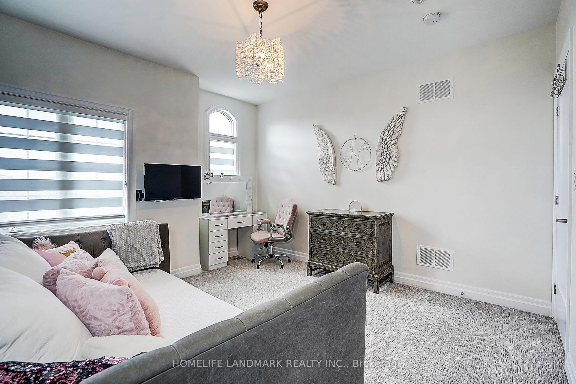 Photo 37 of 56 Botelho Circle, Aurora, Bayview Southeast — HOMEH