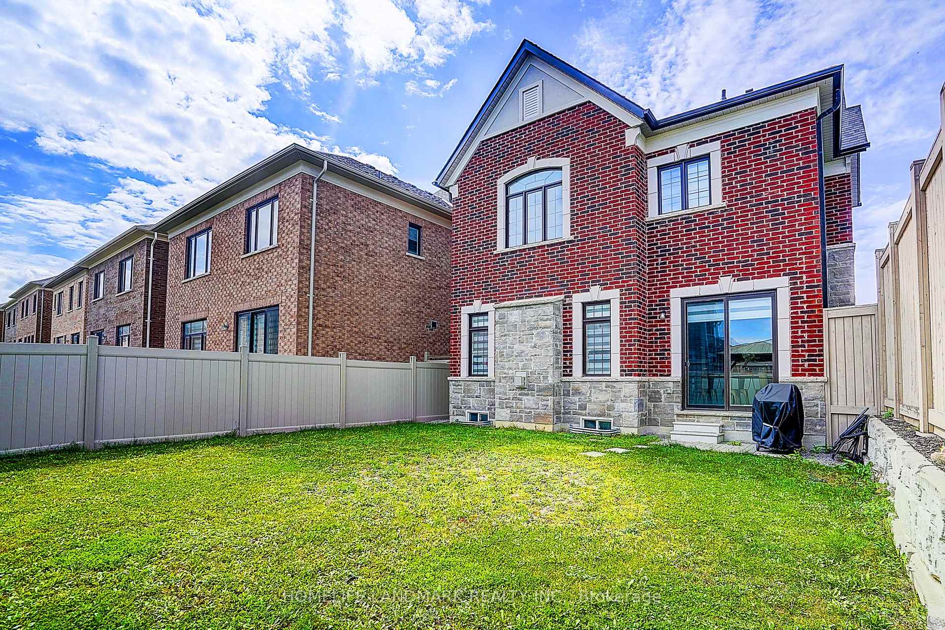Photo 42 of 56 Botelho Circle, Aurora, Bayview Southeast — HOMEH