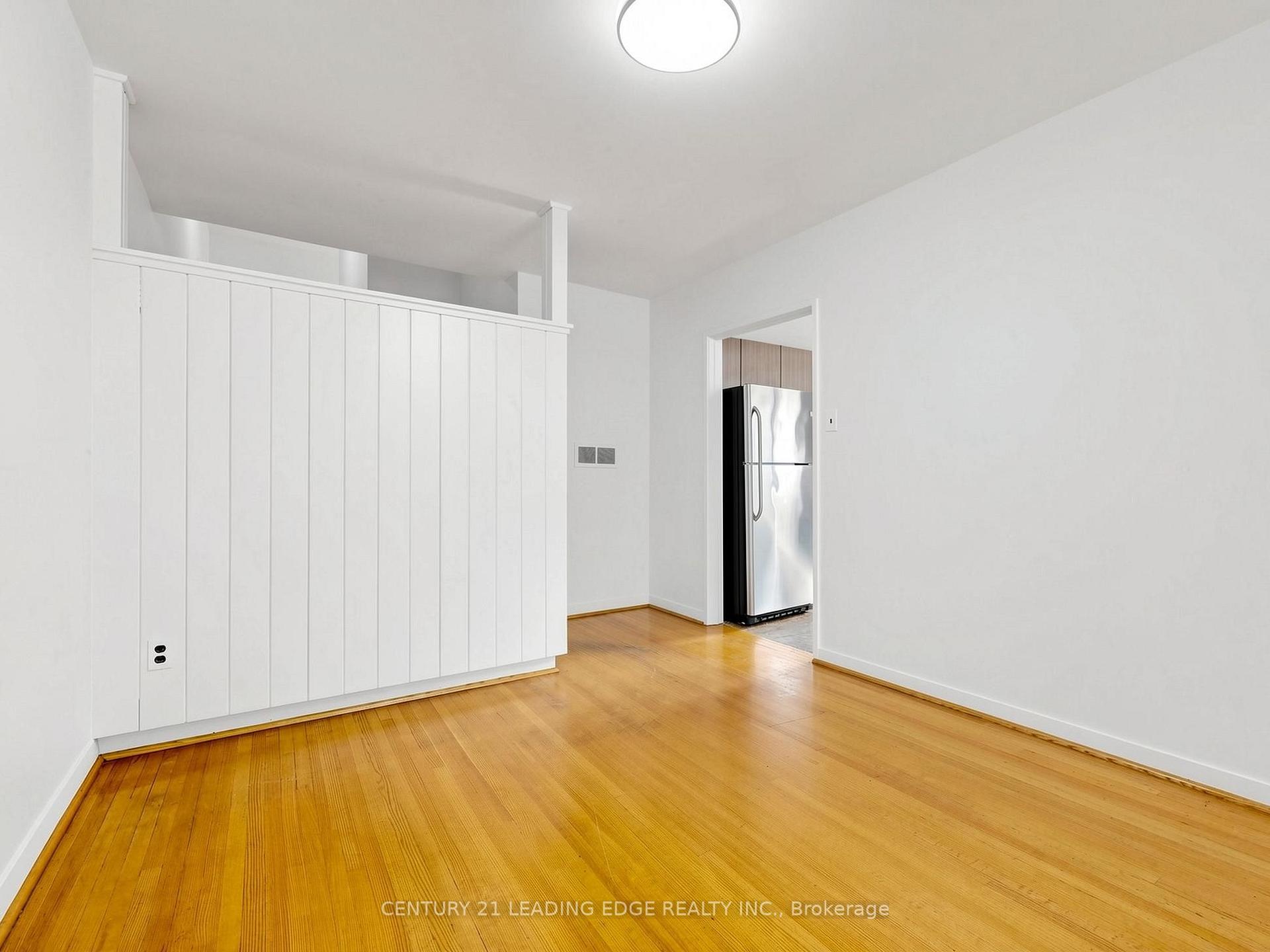 Photo 13 of 219 Lynedock Crescent, North York, Parkwoods-Donalda — HOMEH