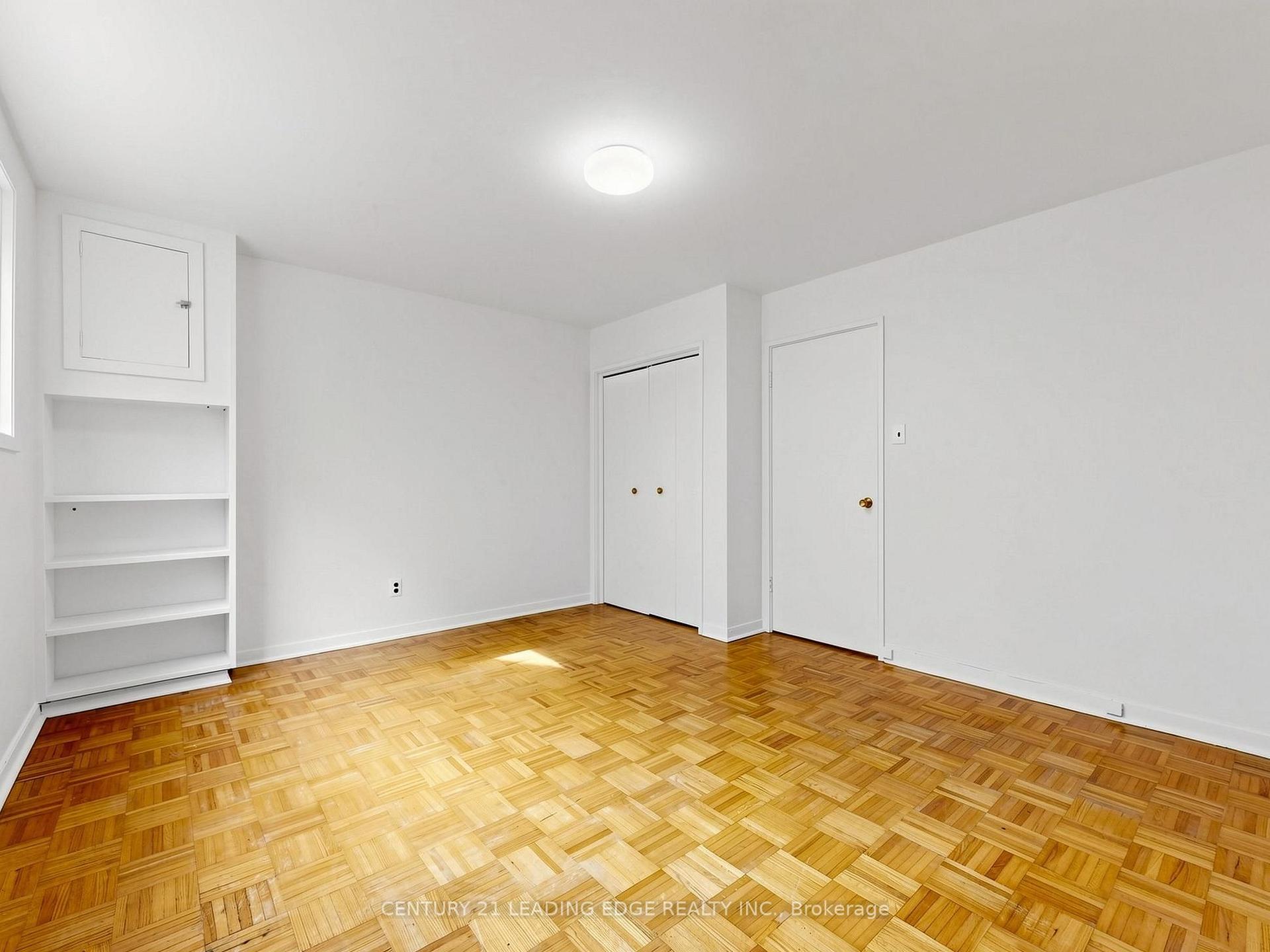 Photo 20 of 219 Lynedock Crescent, North York, Parkwoods-Donalda — HOMEH