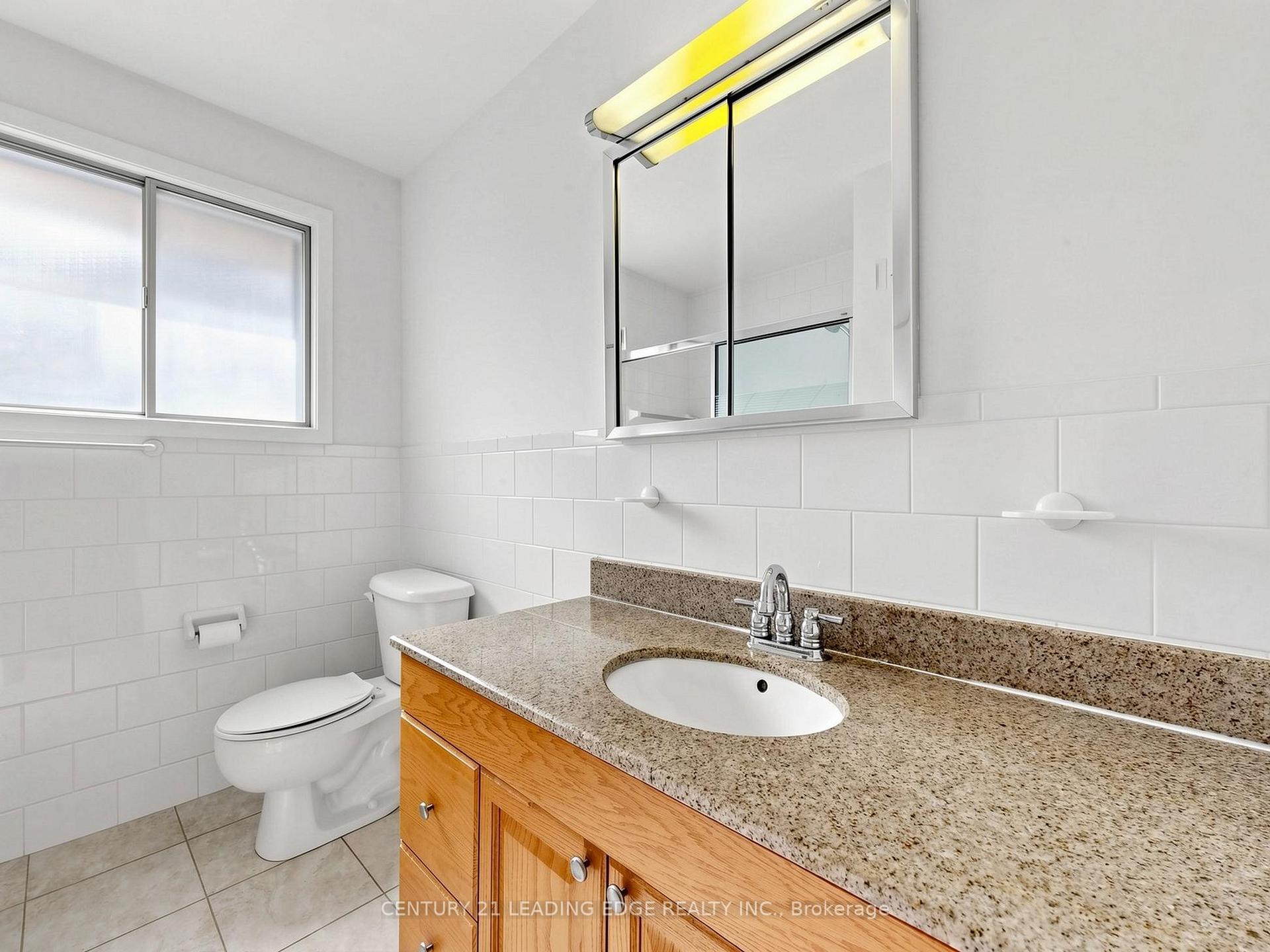 Photo 22 of 219 Lynedock Crescent, North York, Parkwoods-Donalda — HOMEH