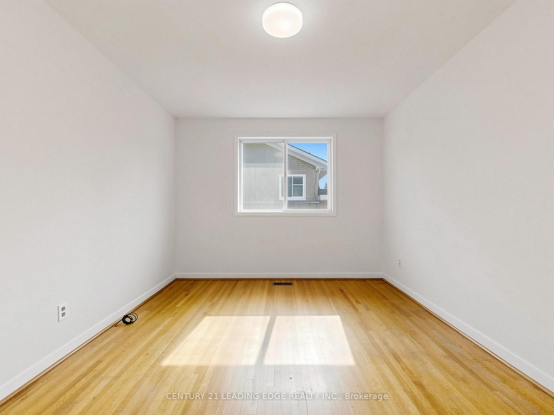 Photo 25 of 219 Lynedock Crescent, North York, Parkwoods-Donalda — HOMEH