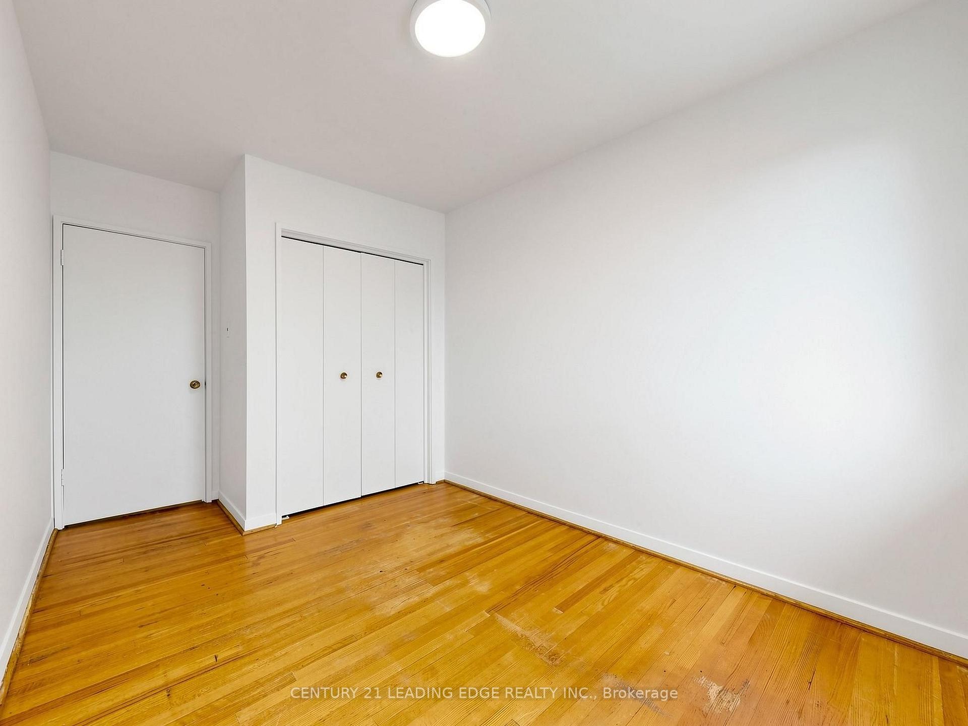 Photo 30 of 219 Lynedock Crescent, North York, Parkwoods-Donalda — HOMEH
