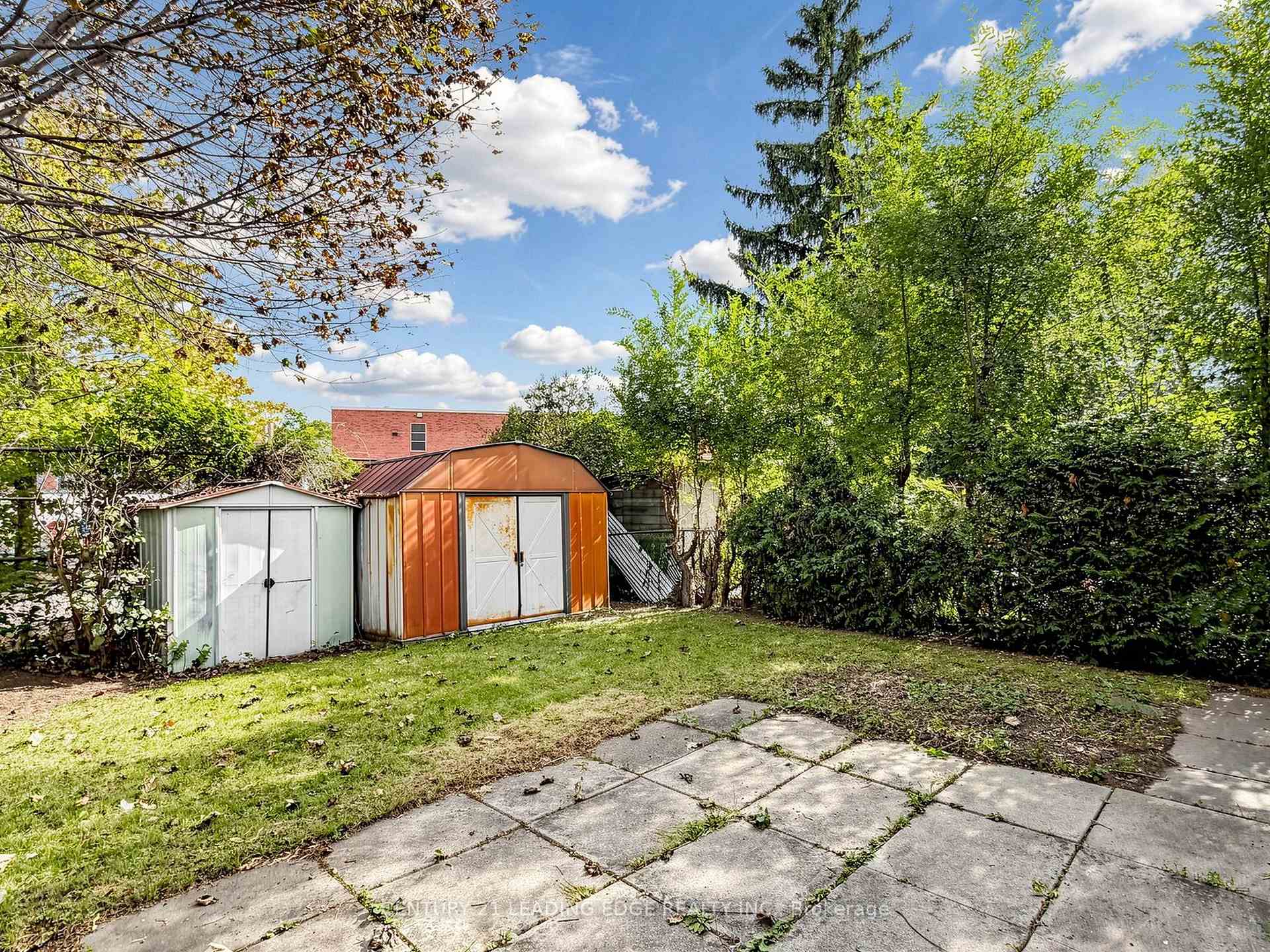Photo 37 of 219 Lynedock Crescent, North York, Parkwoods-Donalda — HOMEH