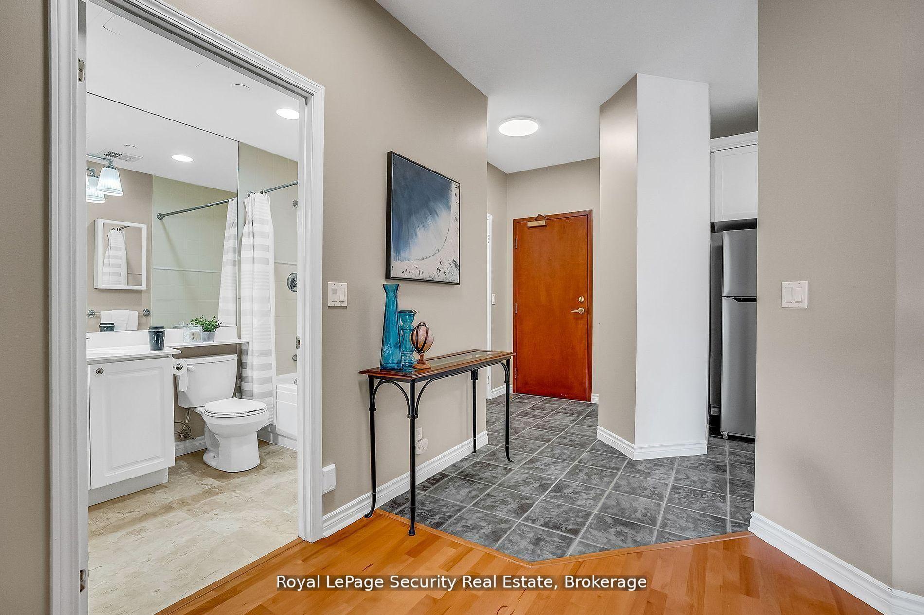 Photo 5 of Unit 403, 980 Yonge Street, Toronto, The Annex — HOMEH