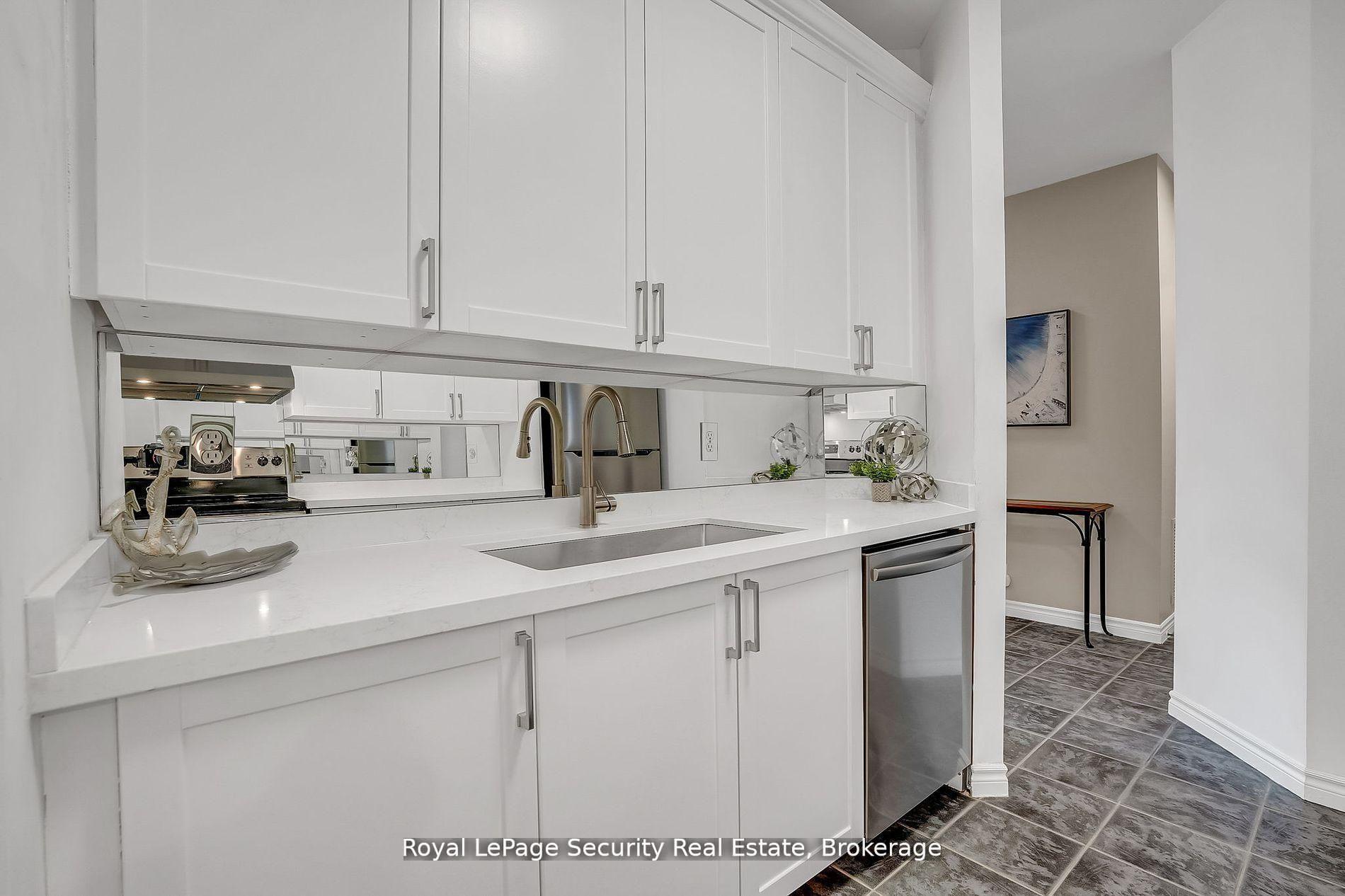 Photo 7 of Unit 403, 980 Yonge Street, Toronto, The Annex — HOMEH