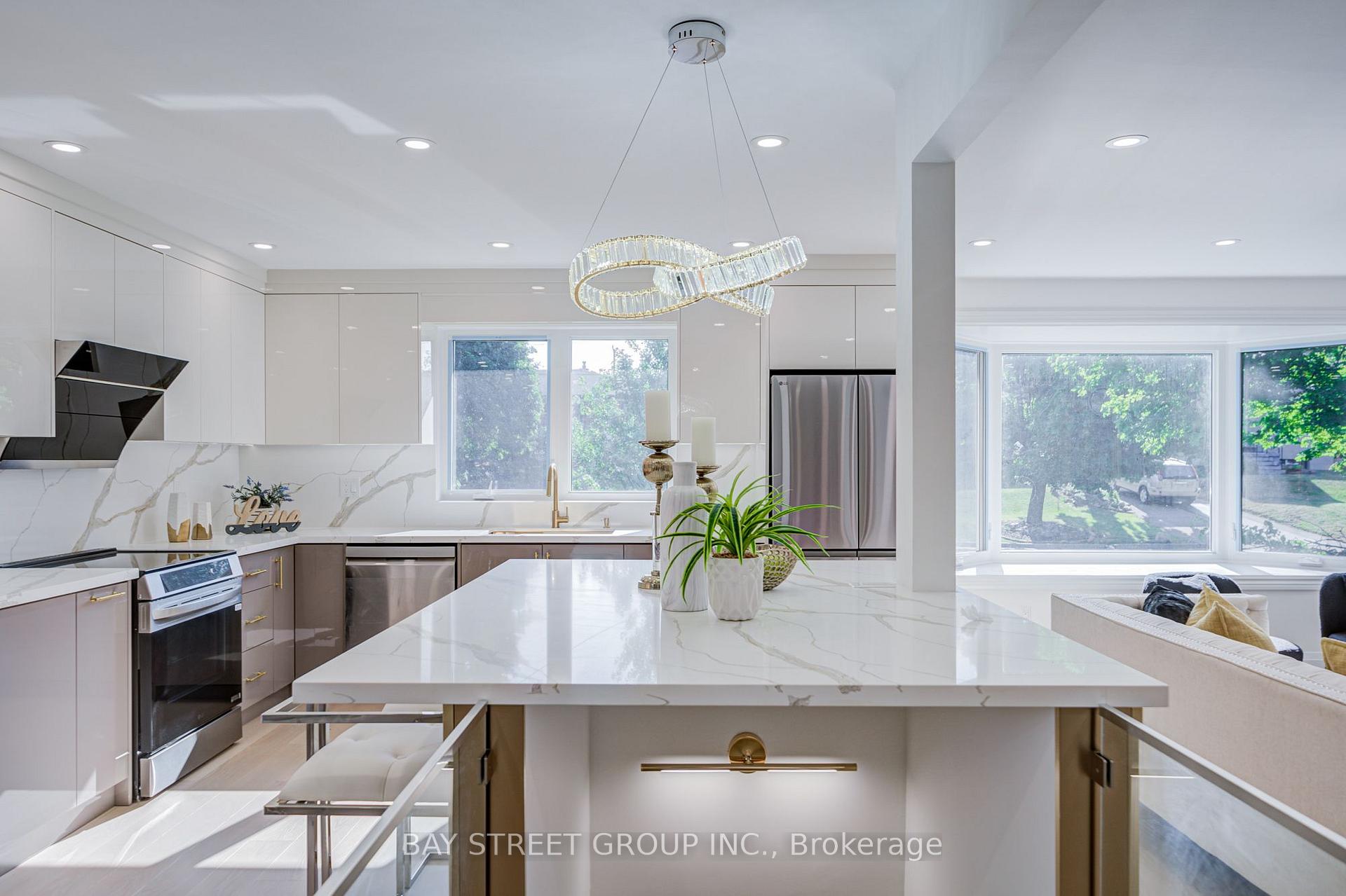 Photo 13 of 60 Warner Avenue, North York, Victoria Village — HOMEH