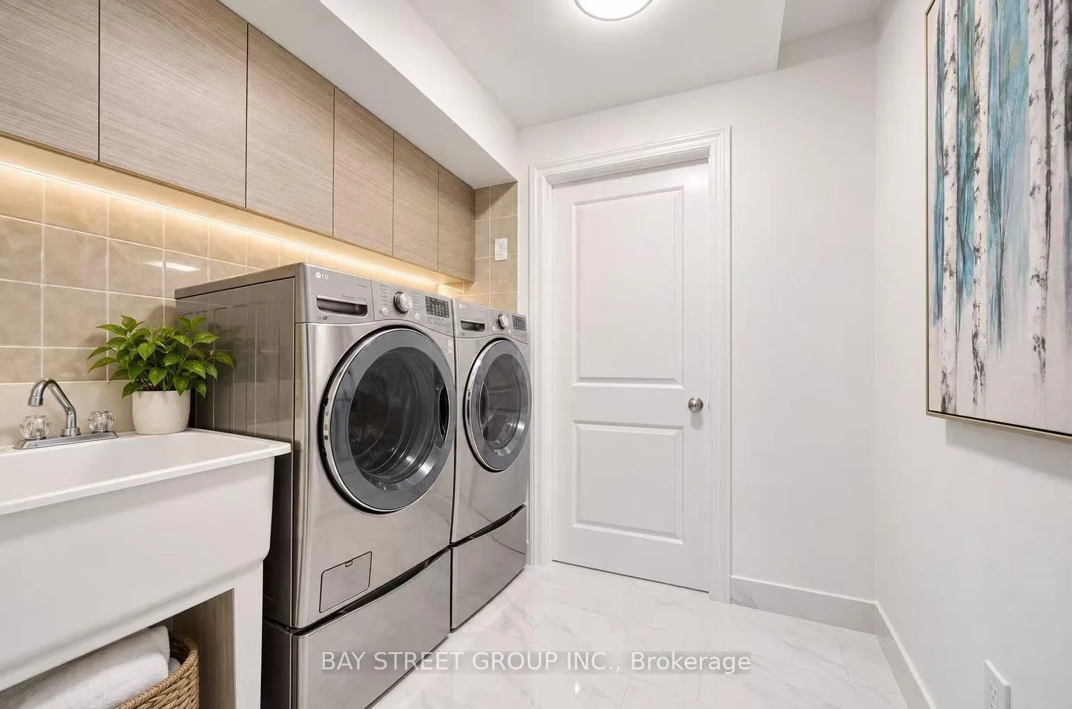 Photo 61 of 60 Warner Avenue, North York, Victoria Village — HOMEH