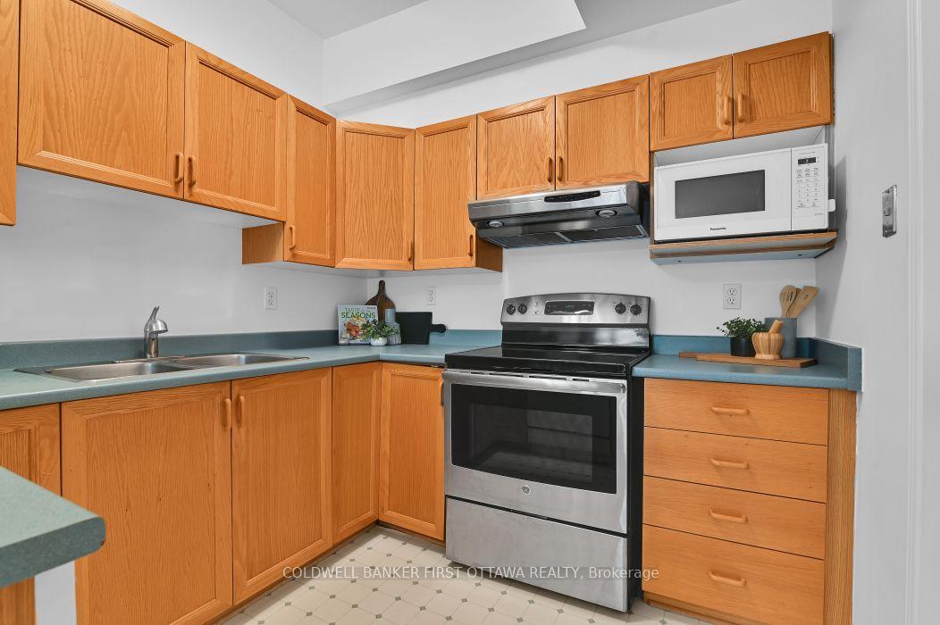 Photo 10 of 99 Robson Court, Ottawa, Kanata - Kanata Lakes/Heritage Hills — HOMEH