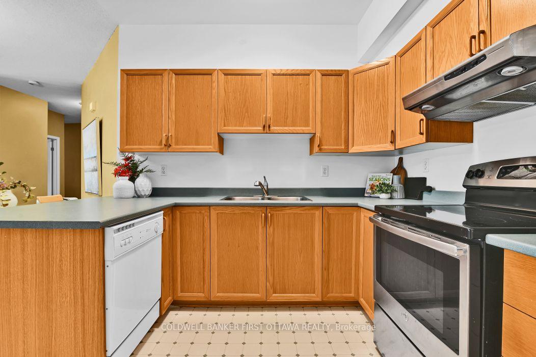 Photo 11 of 99 Robson Court, Ottawa, Kanata - Kanata Lakes/Heritage Hills — HOMEH