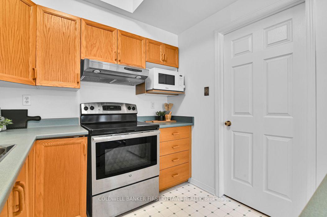 Photo 12 of 99 Robson Court, Ottawa, Kanata - Kanata Lakes/Heritage Hills — HOMEH
