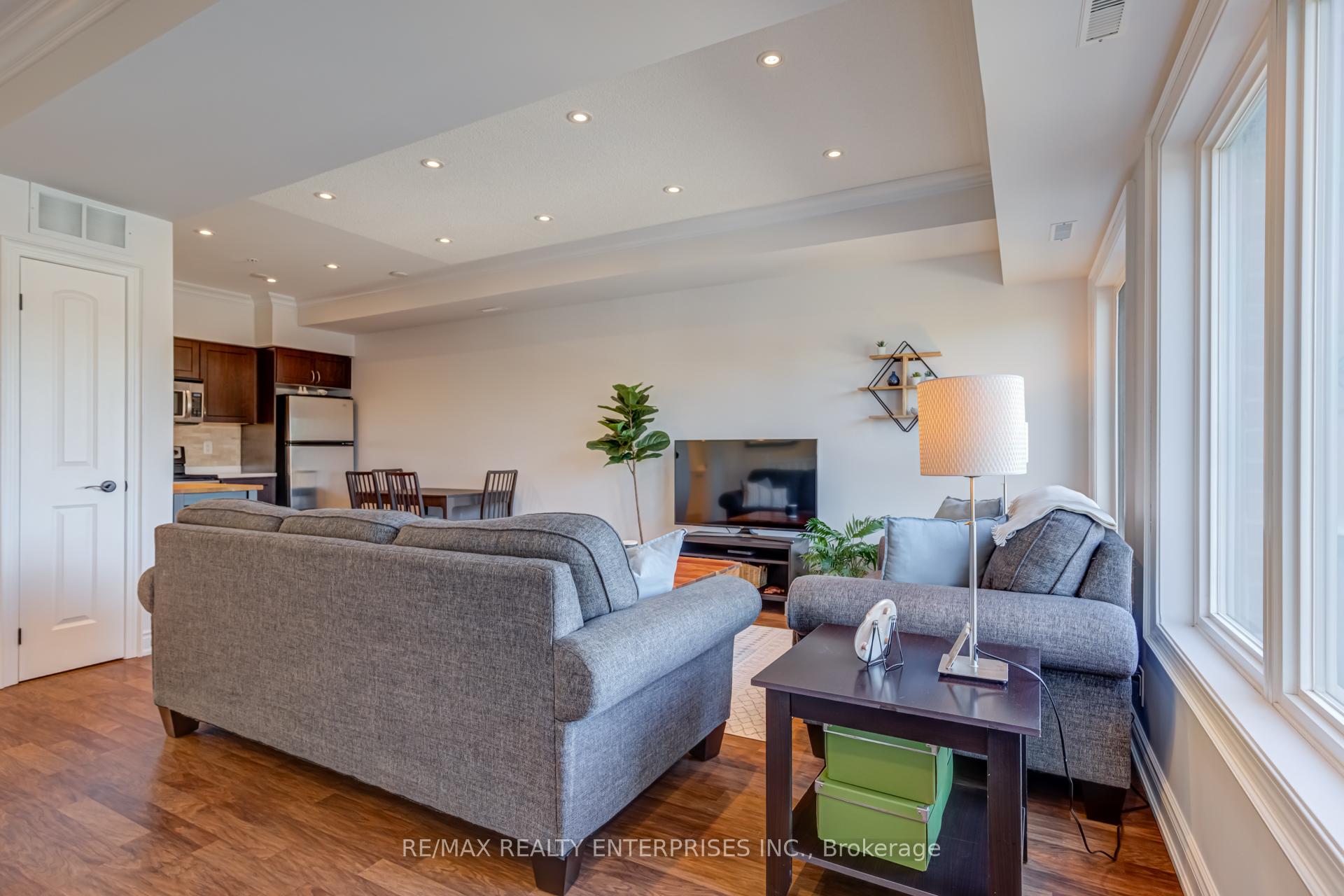 Photo 3 of Unit 209, 25 Richgrove Drive, Etobicoke, Willowridge-Martingrove-Richview — HOMEH