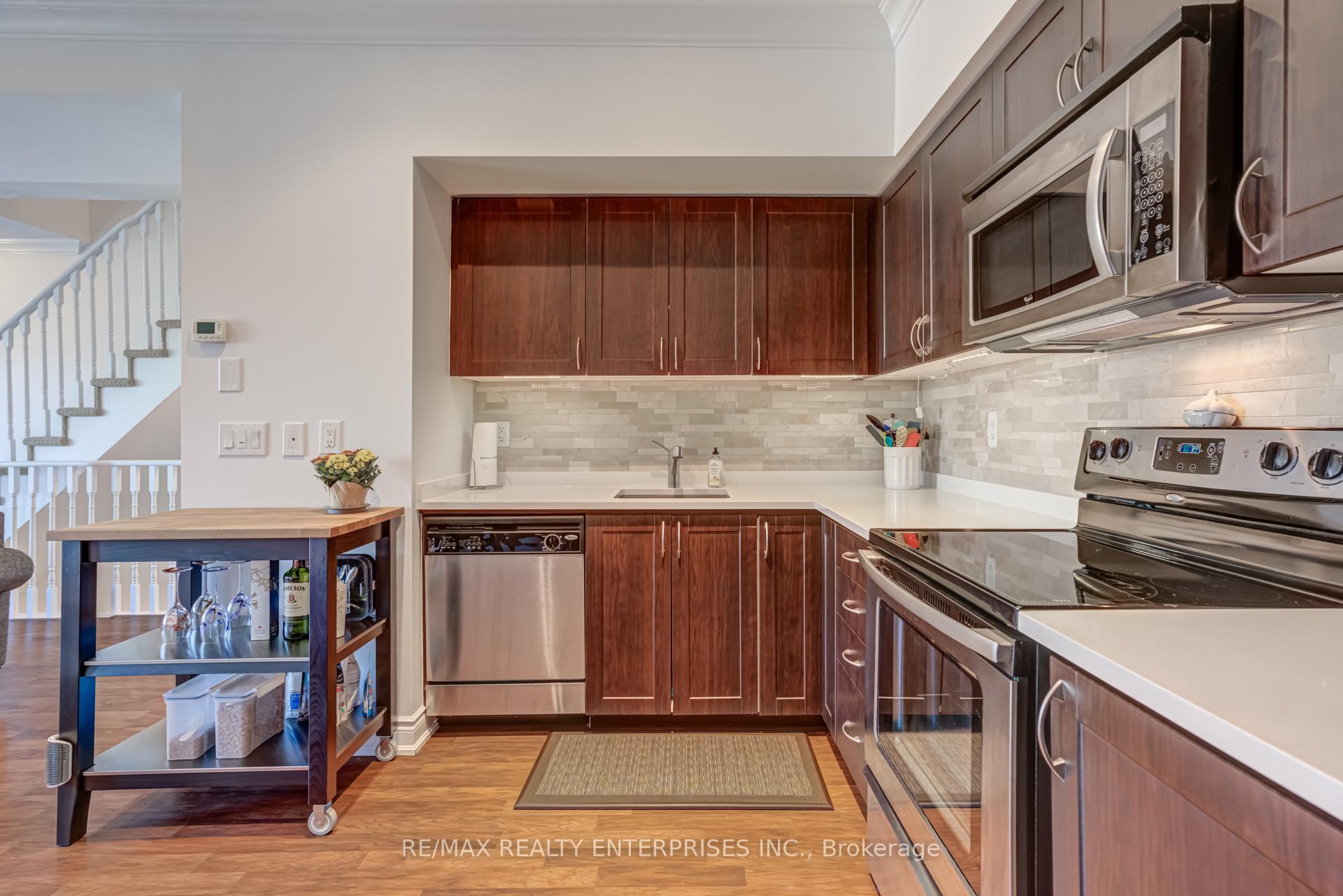 Photo 5 of Unit 209, 25 Richgrove Drive, Etobicoke, Willowridge-Martingrove-Richview — HOMEH