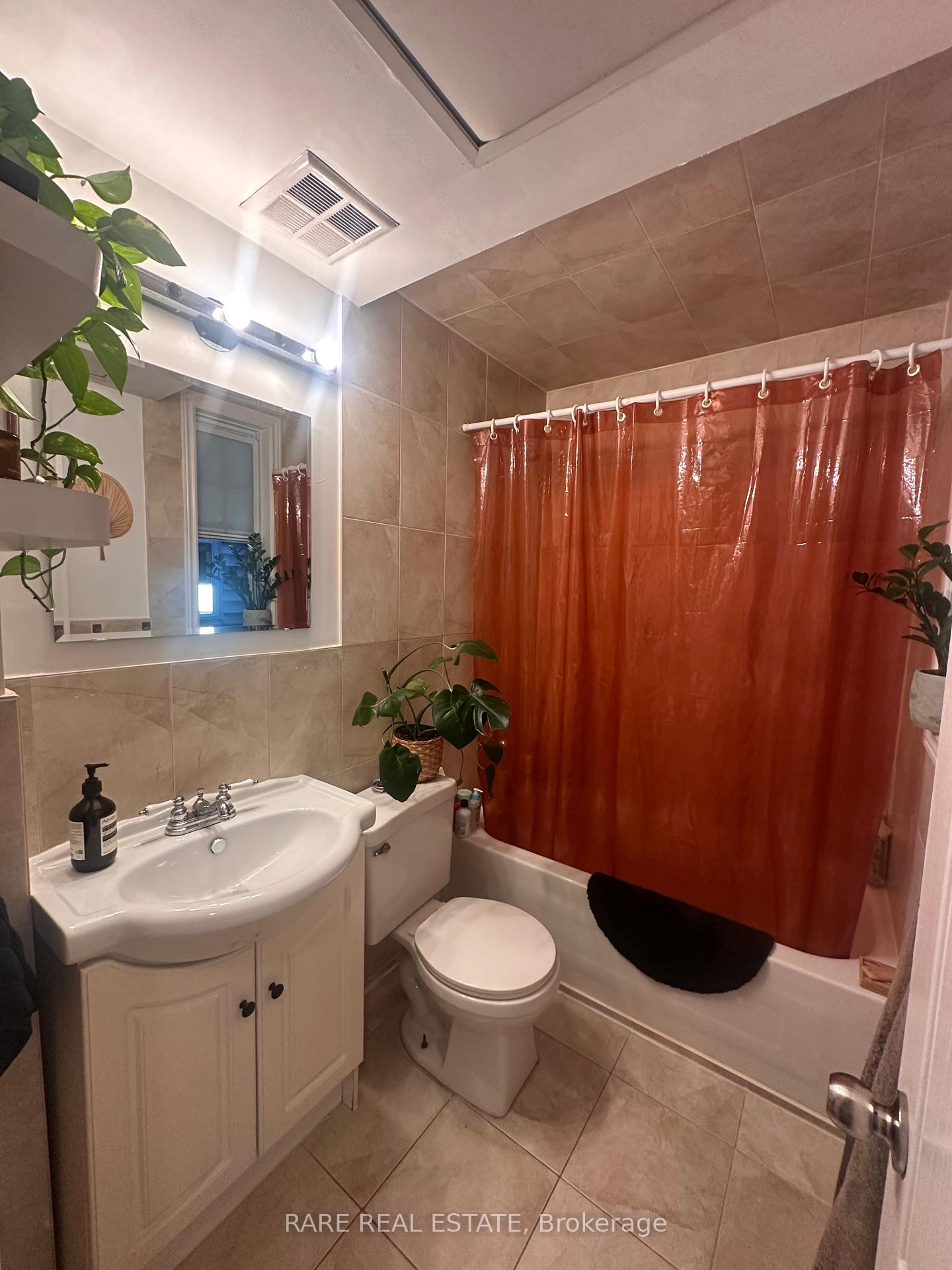 Photo 5 of Unit 3, 198 Augusta Avenue, Toronto, Kensington-Chinatown — HOMEH